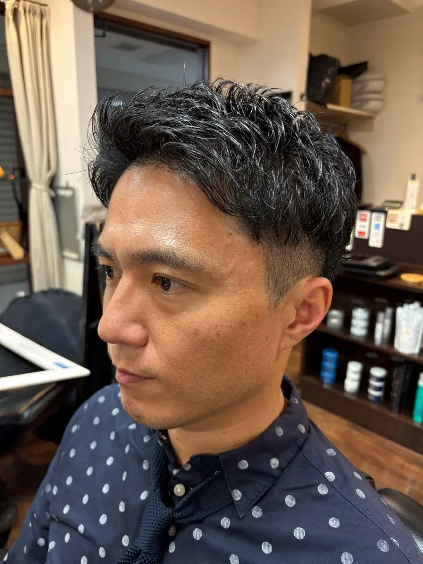 ショート メンズ ツーブロック 吉田 秀斗のヘアスタイル