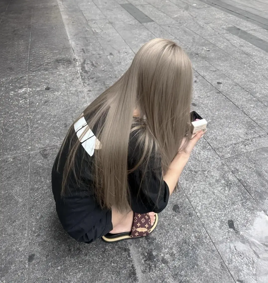カラー ブリーチカラー🕯️ 透明感🫧表参道のヘアスタイル