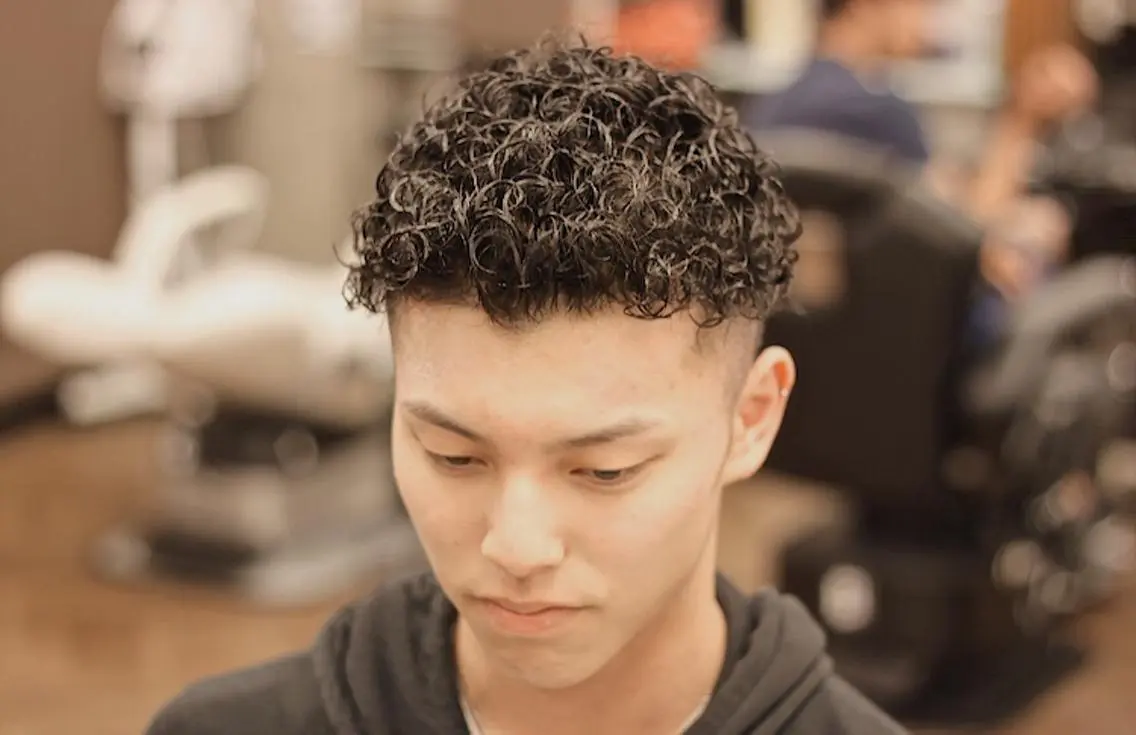 ショート パーマ メンズ フェードカット メンズパーマ パーマ 前田賢生 ご新規様はNGのヘアスタイル