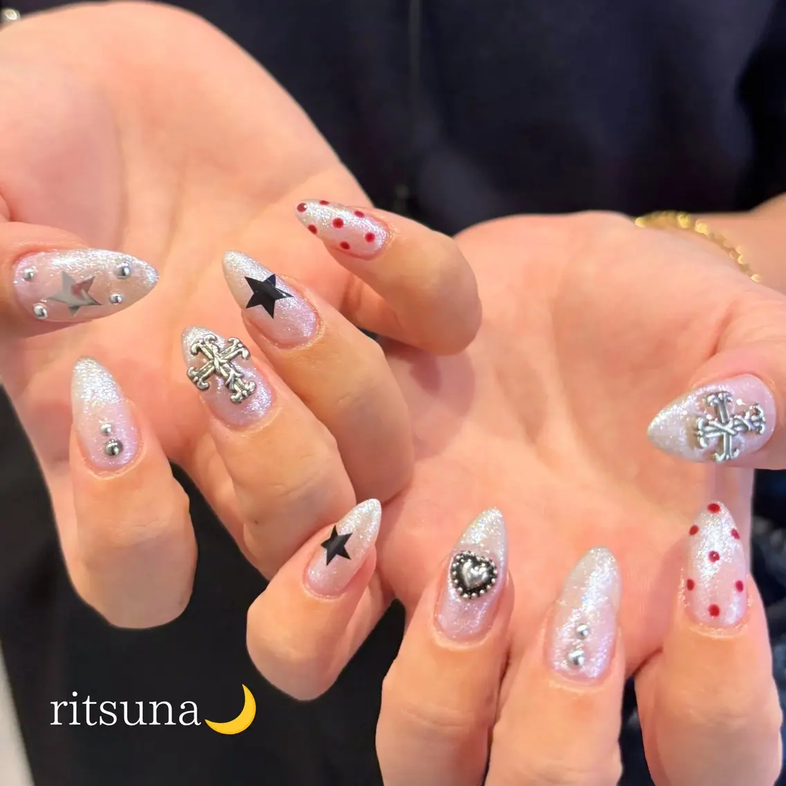 ネイル ハンドネイル ritsuna🌙 nail 堺筋本町のネイルデザイン