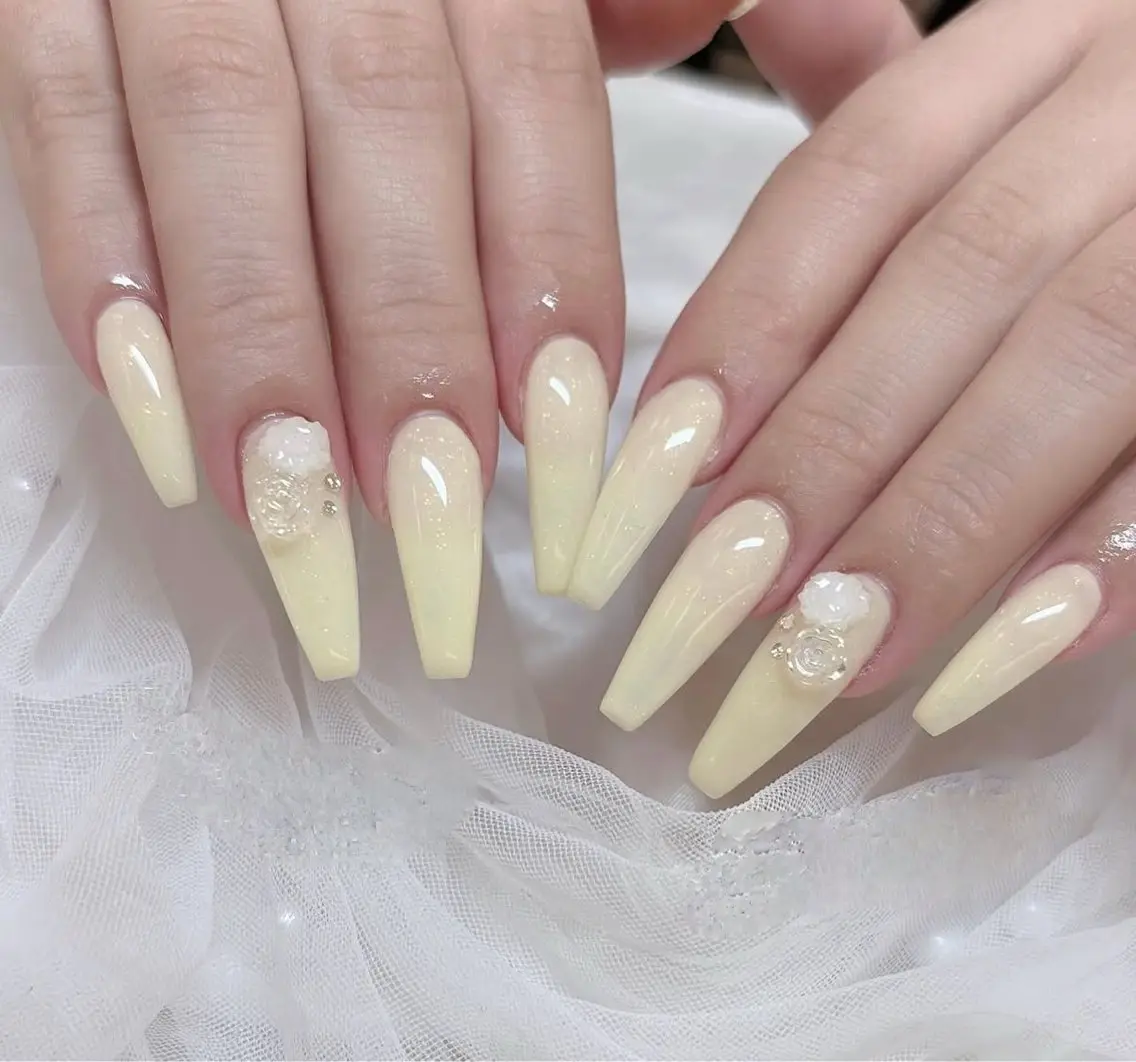 ネイル アートネイル ボルドー フレンチネイル ジェルネイル 氷ネイル・うるうるネイル ハンドネイル Julie Nail Hinのネイルデザイン