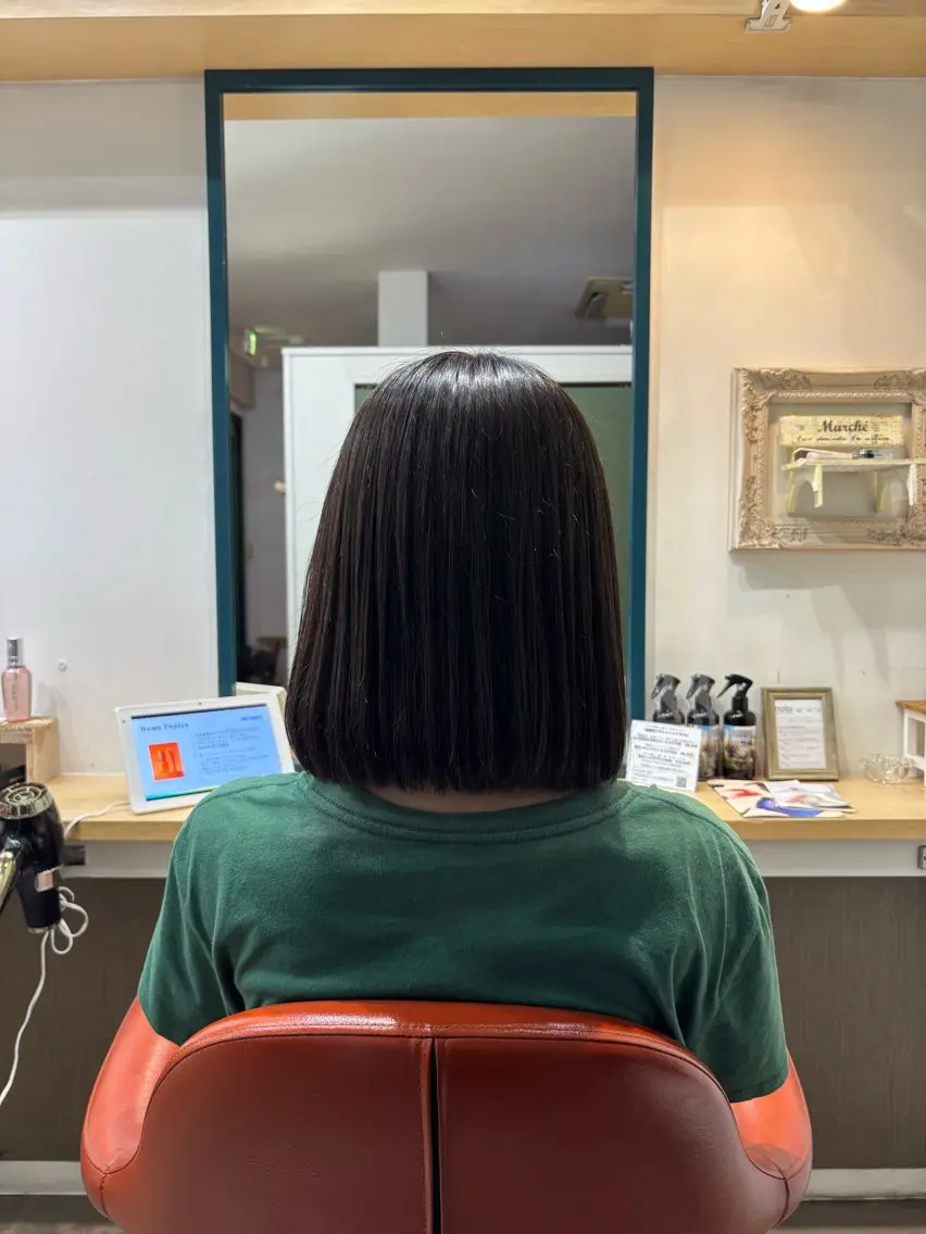ミディアム カット 飯岡 セナのヘアスタイル
