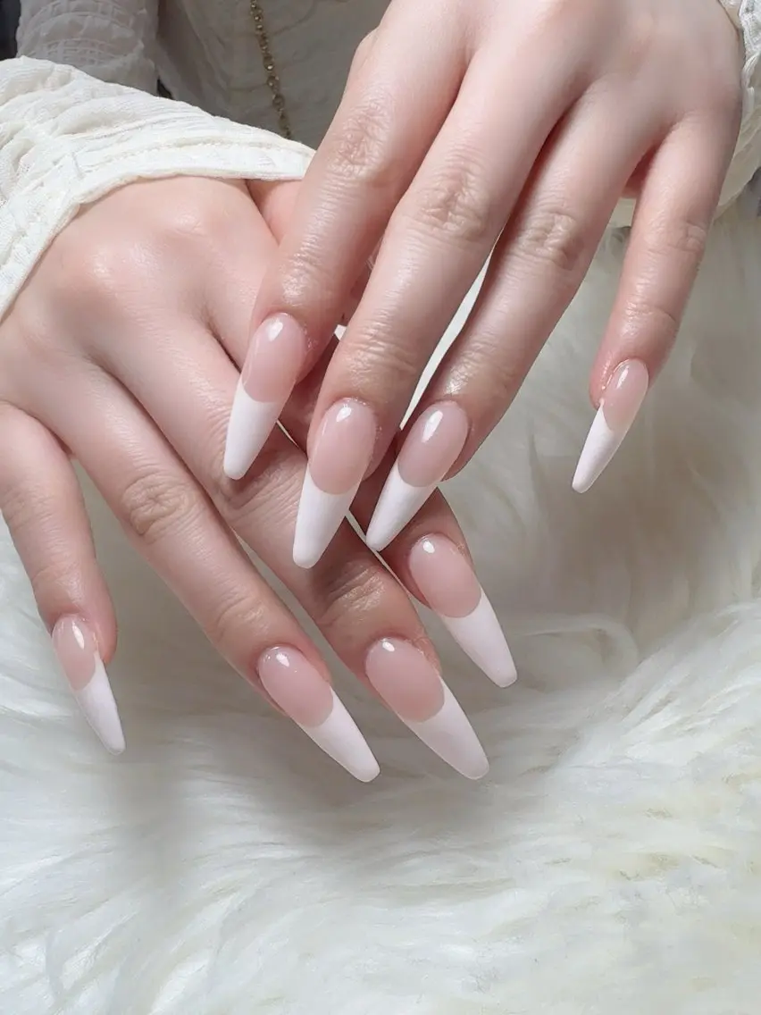 ネイル フレンチネイル グラデーション キラキラネイル 韓国ネイル マグネットネイル ハンドネイル Ha Nailのネイルデザイン