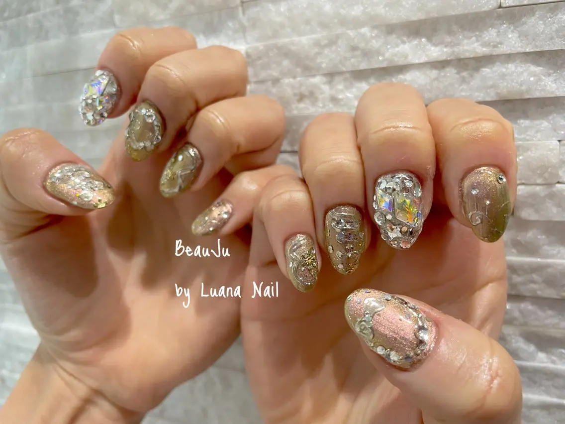 ネイル ミラーネイル ハンドネイル BeauJu by Luana Nailのネイルデザイン
