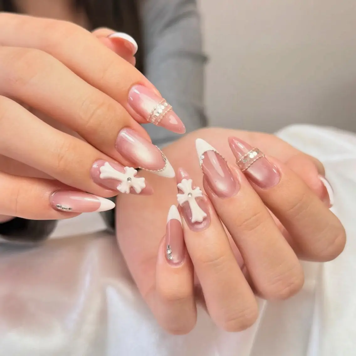 ネイル 桜ネイル 長さ出し フレンチネイル 韓国ネイル マグネットネイル ハンドネイル Kiwami nailsalonのネイルデザイン