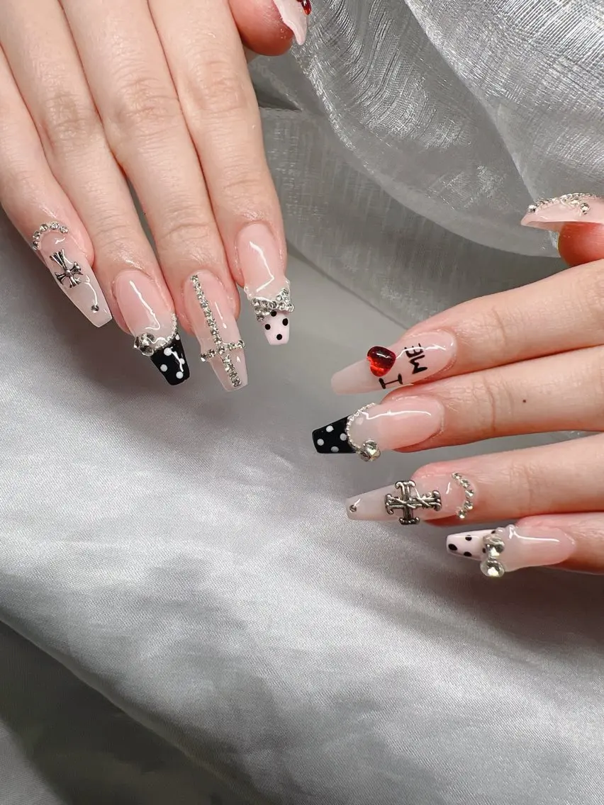 ネイル ハンドネイル Lee Nailsのネイルデザイン