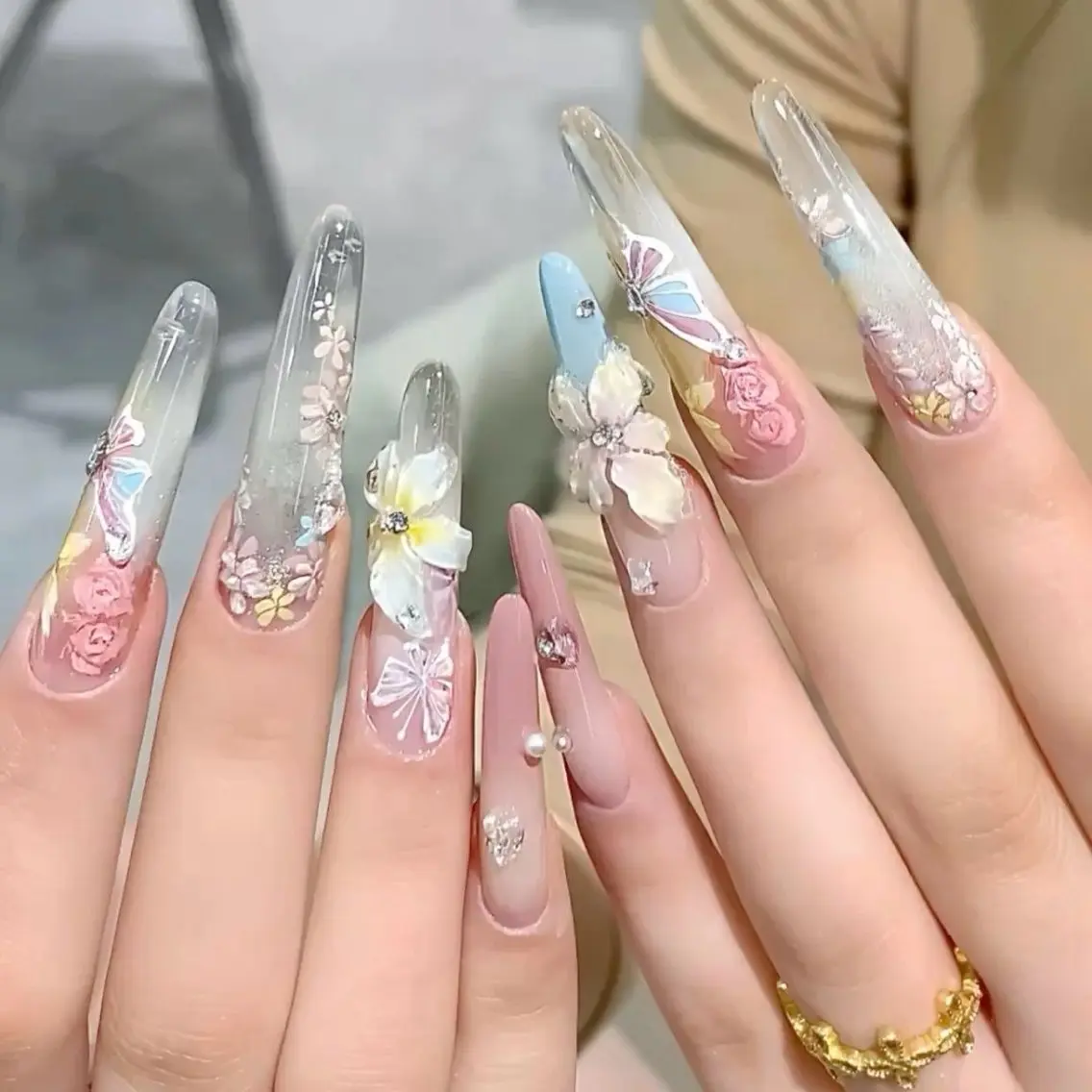ネイル クリアネイル フラワーネイル ジェルネイル キラキラネイル 韓国ネイル ハンドネイル Blingg NailStudioのネイルデザイン