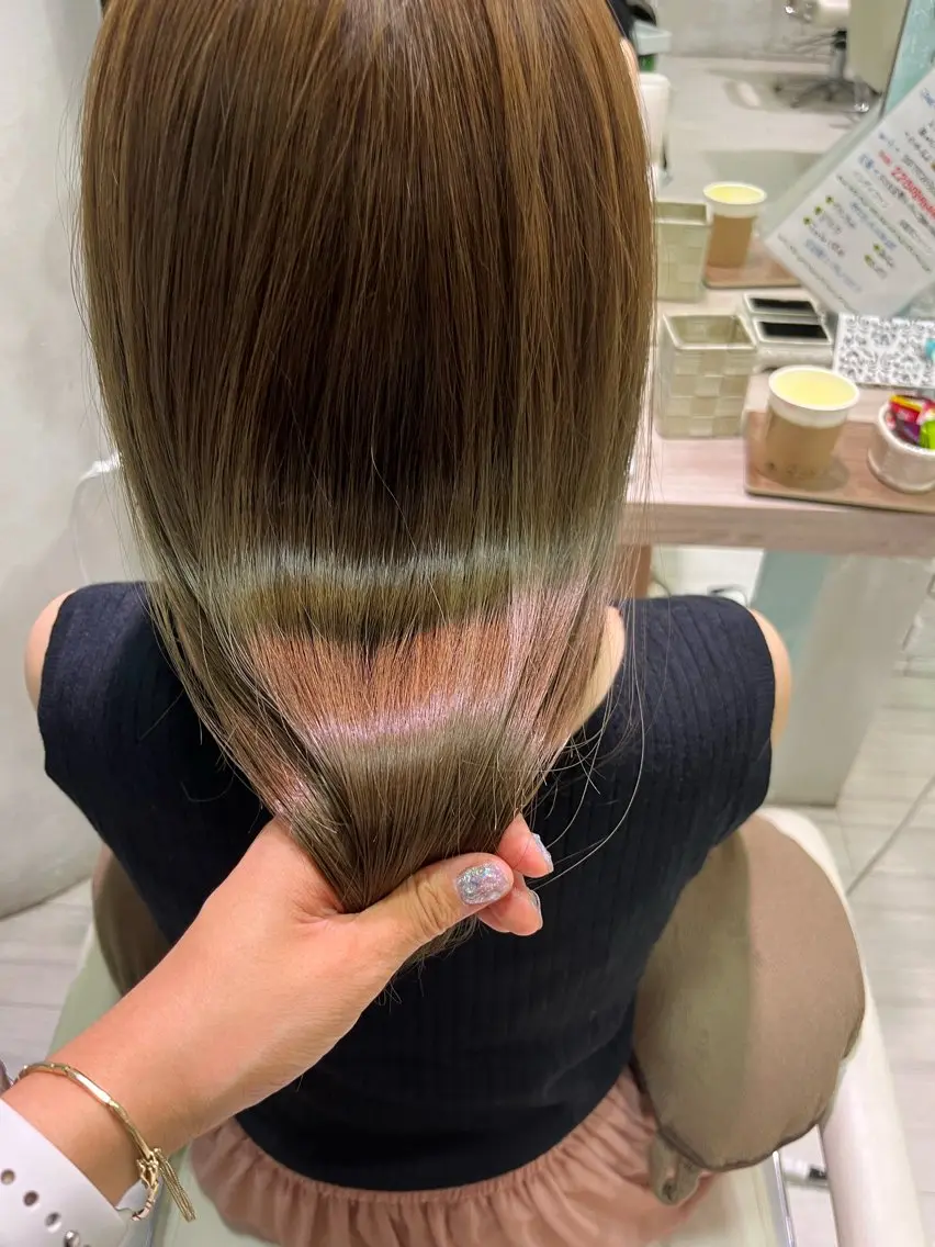セミロング トリートメント カット ヘアカラー トリートメント 坂口 愛のヘアスタイル