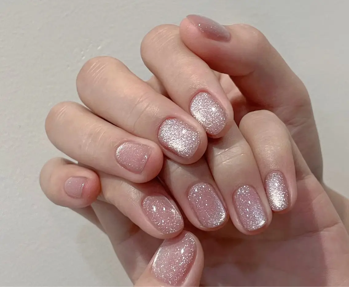ネイル アートネイル オーロラネイル チークネイル フレンチネイル ガラスフレンチ 🎀YooLi Nail salonのネイルデザイン