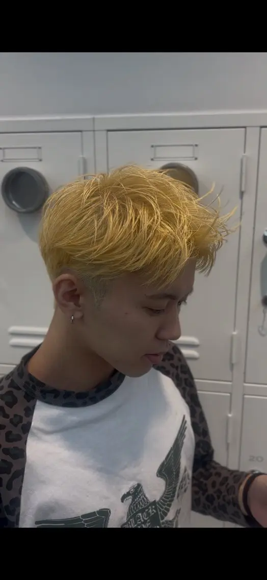 ショート カラー パーマ メンズ メンズブリーチ メンズハイトーン ブリーチ ハイトーンカラー ヘアカラー fifth /波巻き /シャドウ/Kotaのヘアスタイル