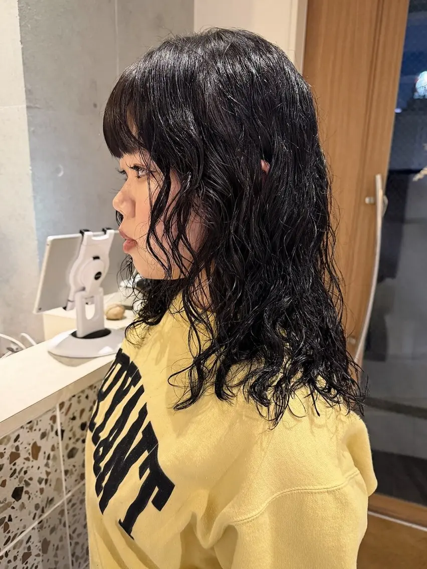 ミディアム パーマ パーマ🌀/縮毛🪡 透明感カラー🧊のヘアスタイル