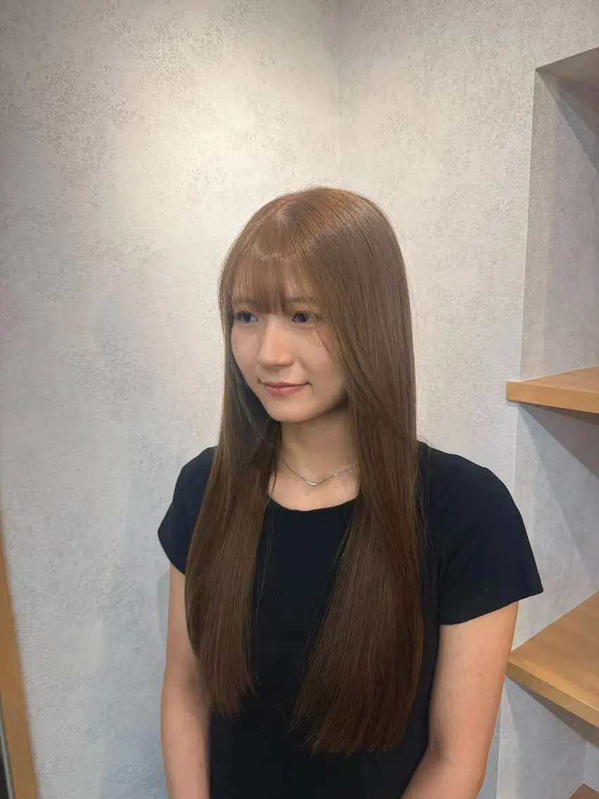 ロング カット ヘアカラー トリートメント yui 透明感 ベージュ/パーマのヘアスタイル