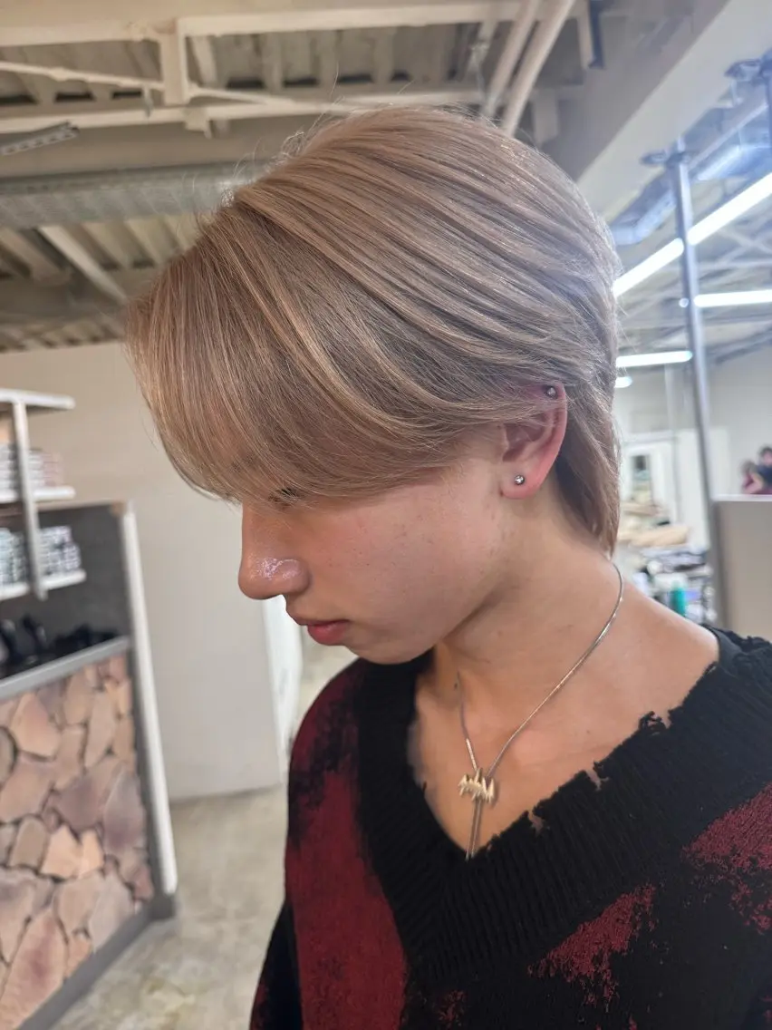 ショート メンズ メンズブリーチ メンズハイトーン マッシュ メンズショート スパイキーショート ヘアカラー Tsuyoki .のヘアスタイル