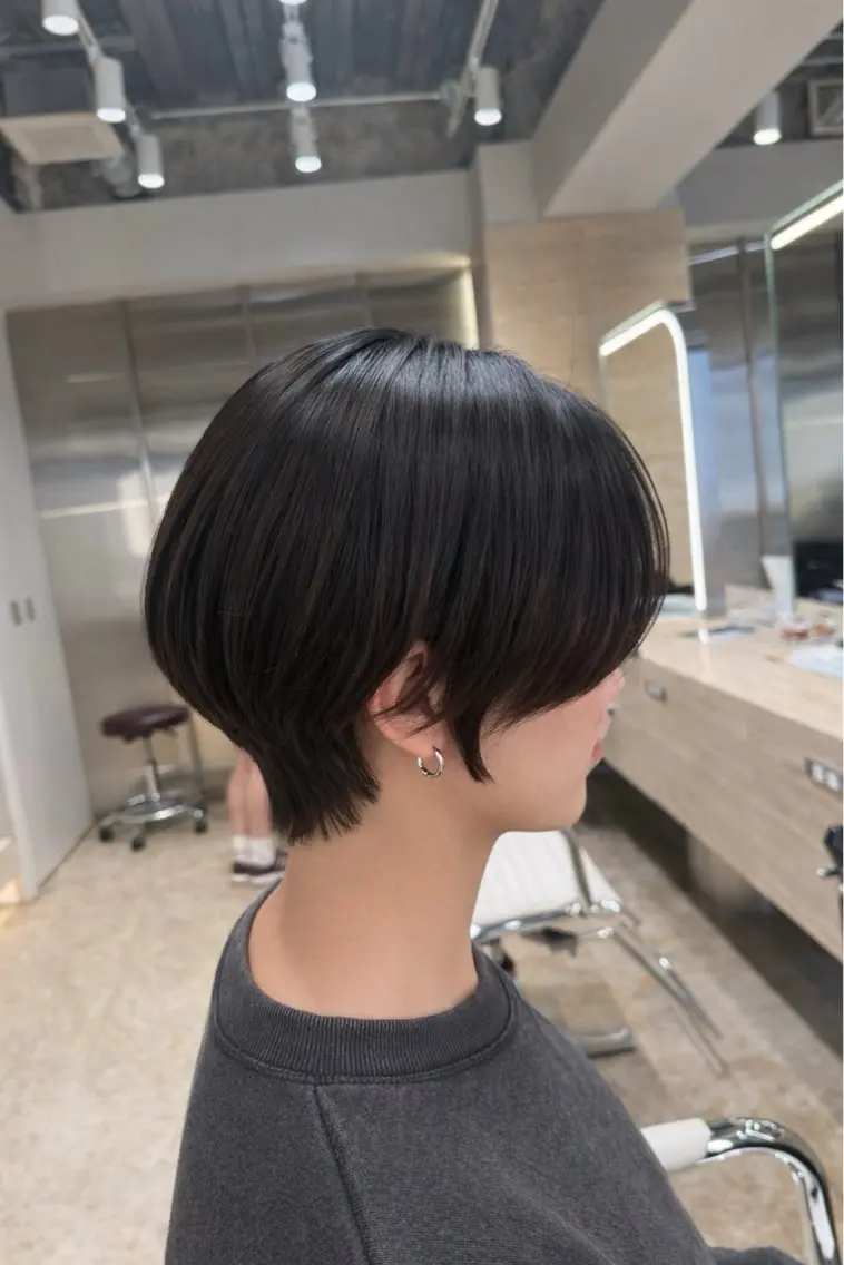 ショート カット ✨小顔ショート /ハイトーン　河内のヘアスタイル