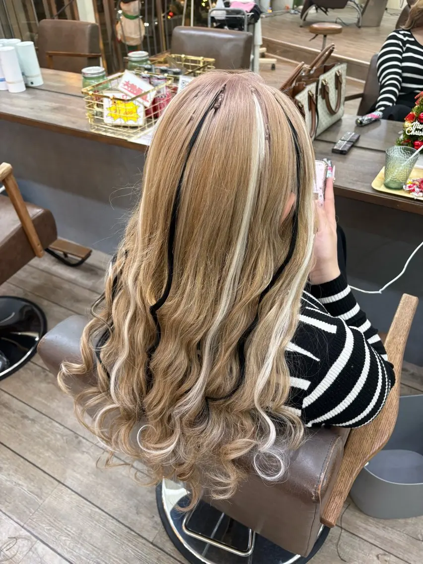 ロング カラー 編み込みエクステ エクステ ヘアカラー エクステ WEST OLAND 黒坂佳乃のヘアスタイル