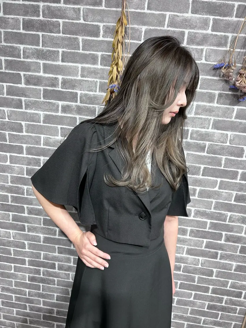 ロング ヘアアレンジ 外国人風カラー ハイライト 韓国風ヘア レイヤーカット カット ヘアカラー トリートメント AN'TIA小作代表 ⭐︎kazuma⭐︎のヘアスタイル