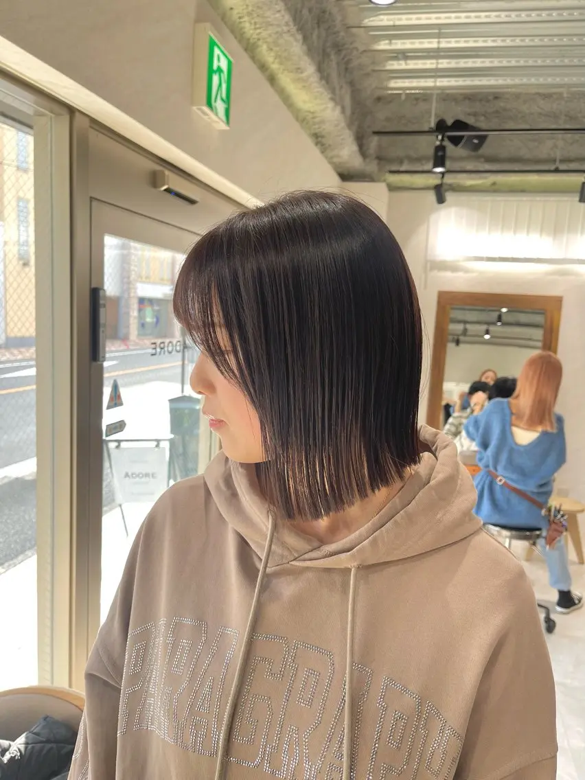 ミディアム カラー 切りっぱなしボブ ボブ カット ヘアカラー トリートメント 🩵ボブ/レイヤー /髪質改善🩵のヘアスタイル
