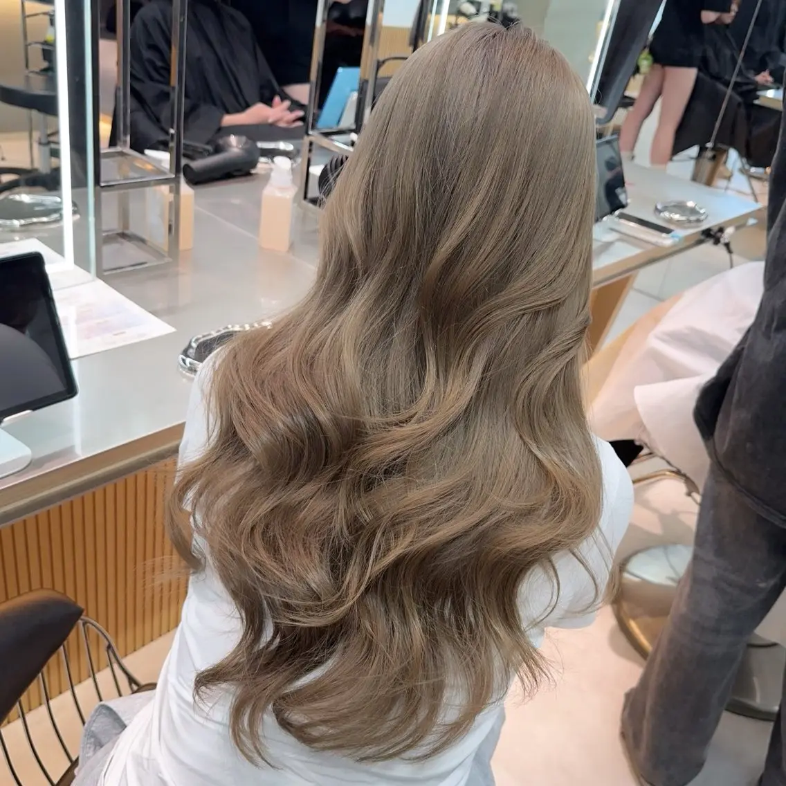 ロング カラー ヘアアレンジ グレージュ ヘーゼル ヘアカラー トリートメント ARIA💎縮毛矯正 ブリーチ💎複雑履歴のヘアスタイル