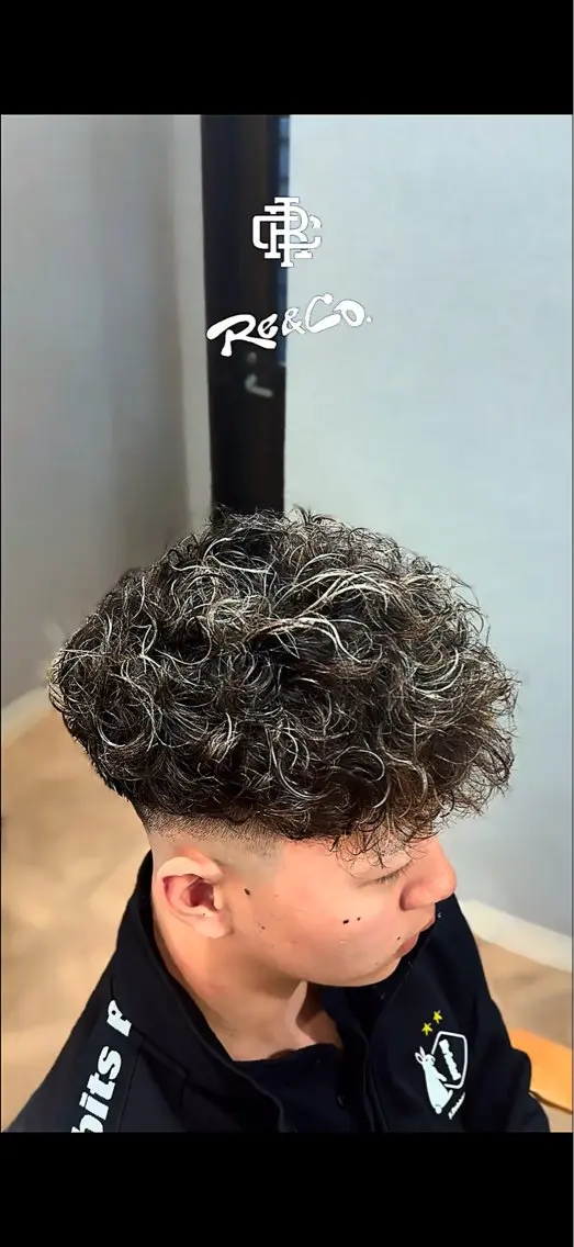 ショート メンズ スペインカール カット パーマ RE&COメンズ専門 リュウタのヘアスタイル