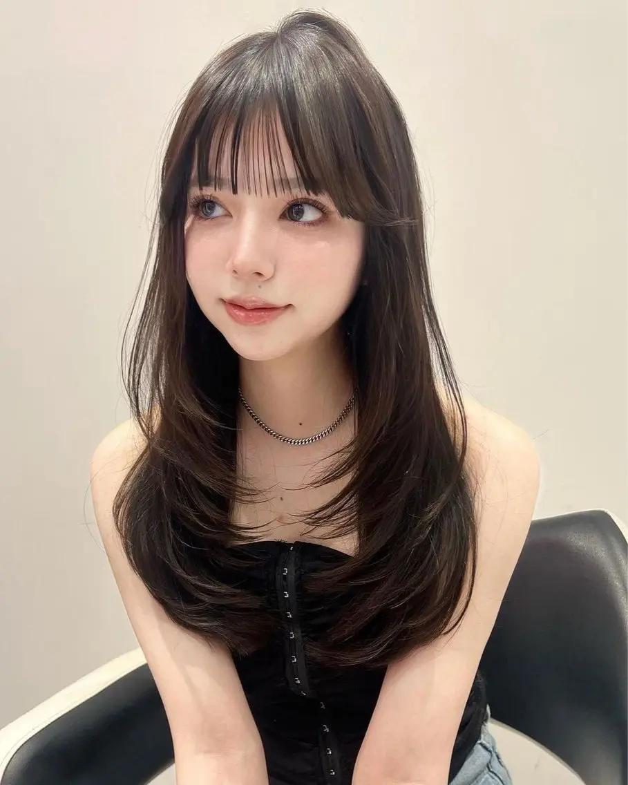 ロング 《期間限定無料》 ミディアムカット✂️のヘアスタイル