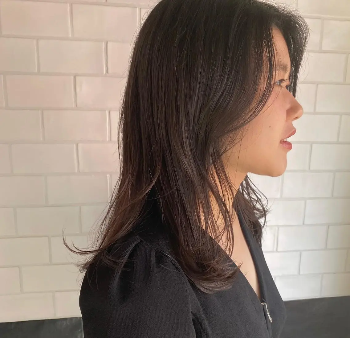 ミディアム io濱川 遥のヘアスタイル