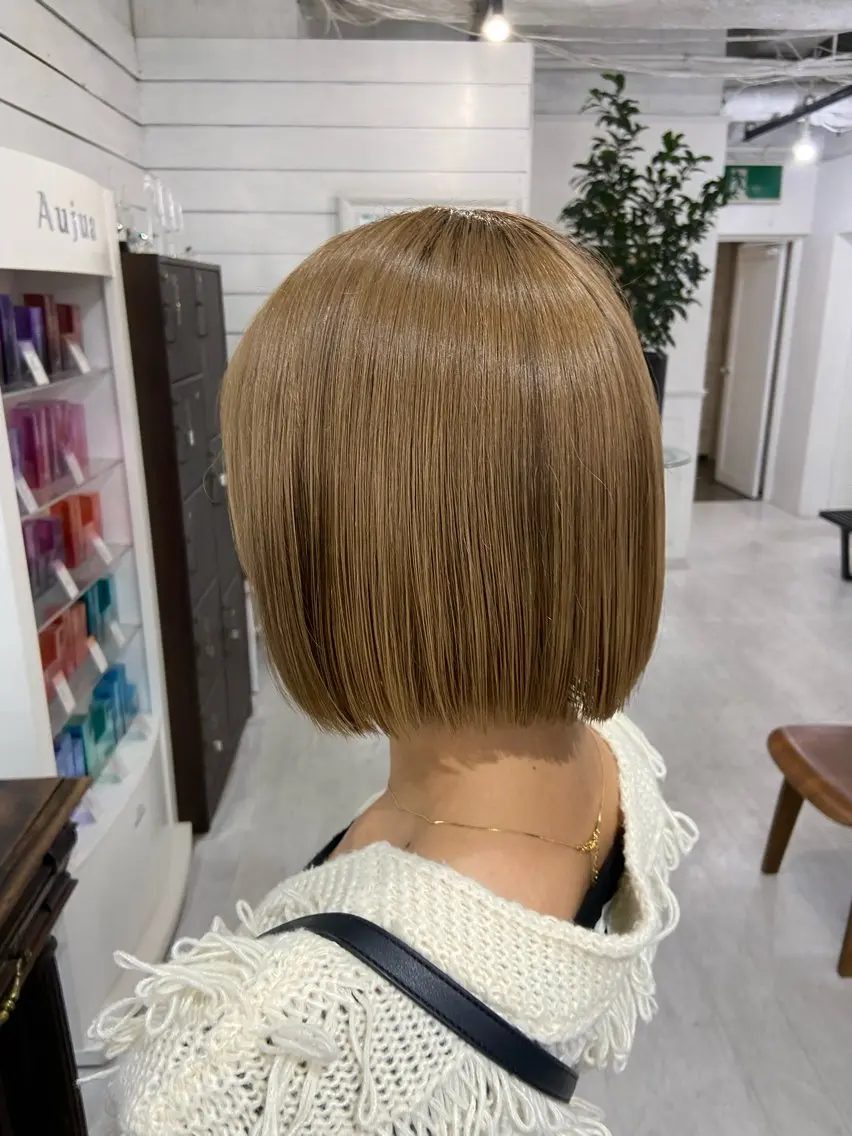 ショート カラー ベージュカラー ブリーチ 抜きっぱなしブロンド ブロンド ケアブリーチ 札幌ブリーチカラー/ ダブルカラー/ドイのヘアスタイル