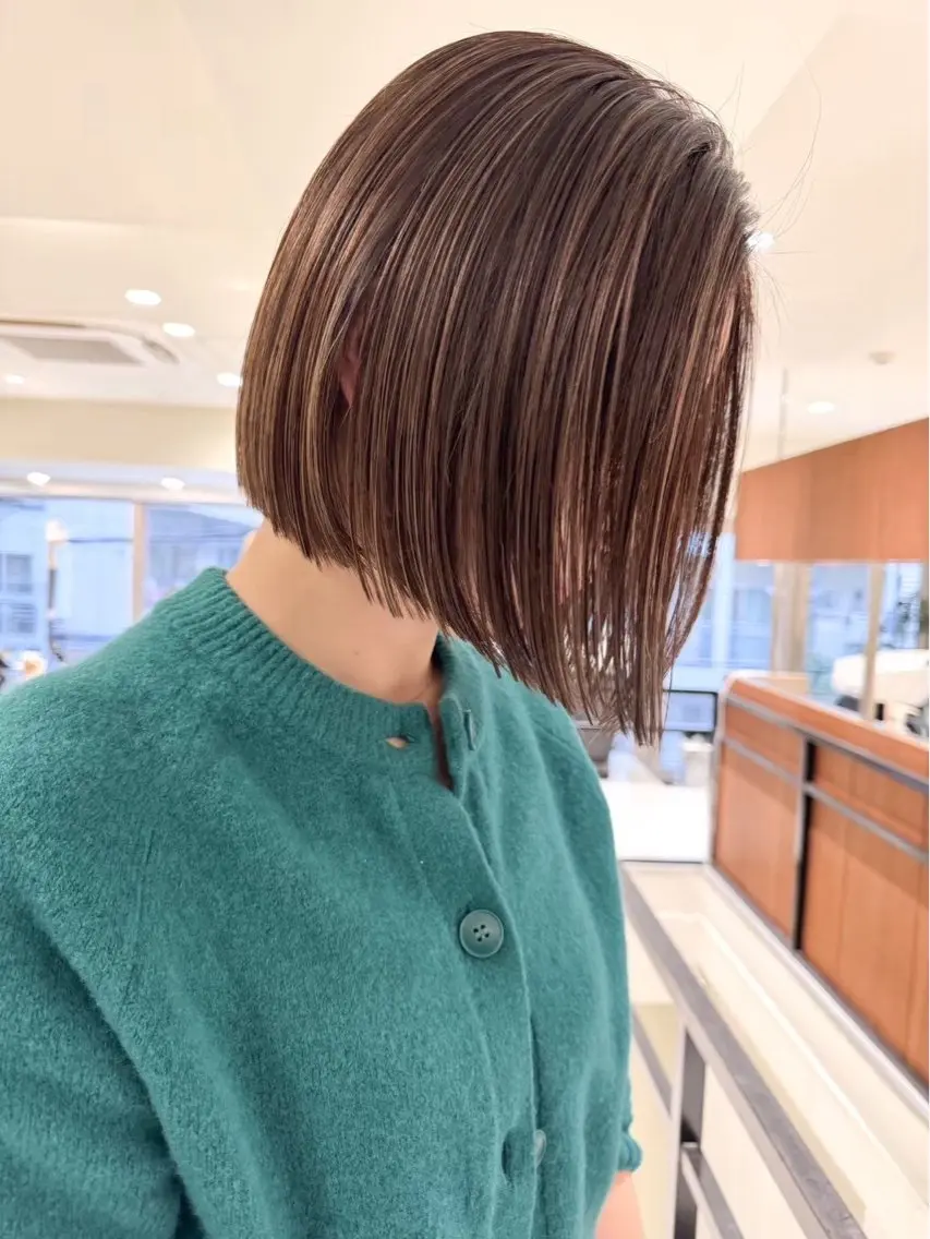 ショート 前下がりボブ ボブ 鈴木 菜々映のヘアスタイル