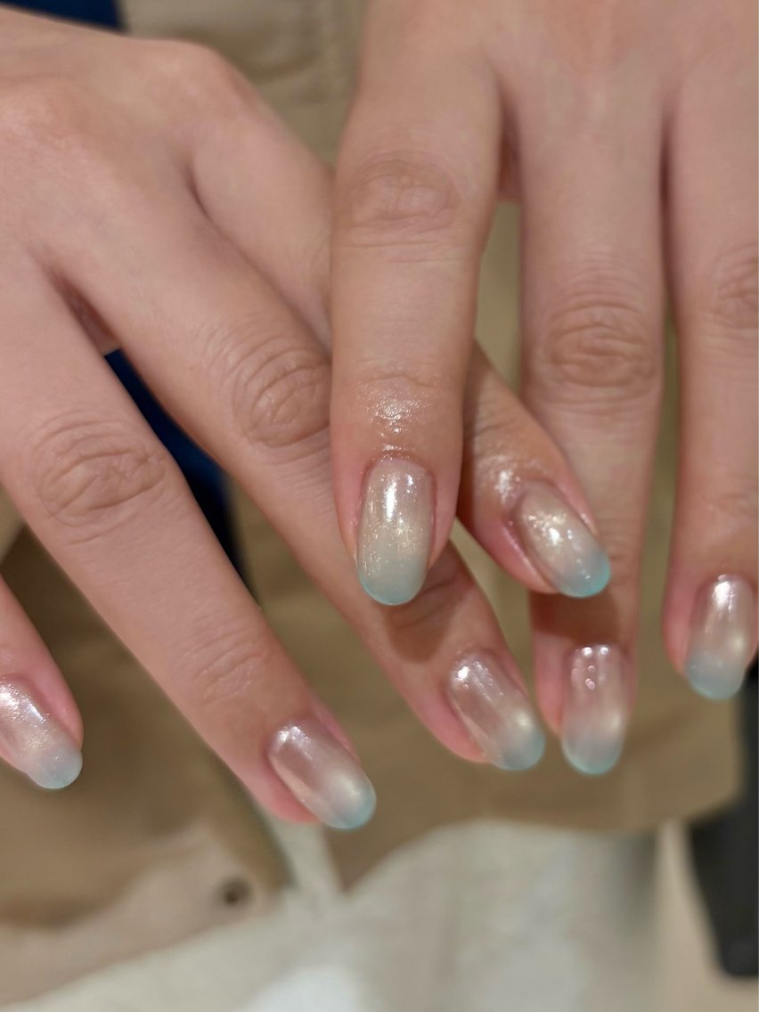 ネイル グラデーション ミラーネイル ハンドネイル Miel miyu ⸝⋆‧˚のネイルデザイン
