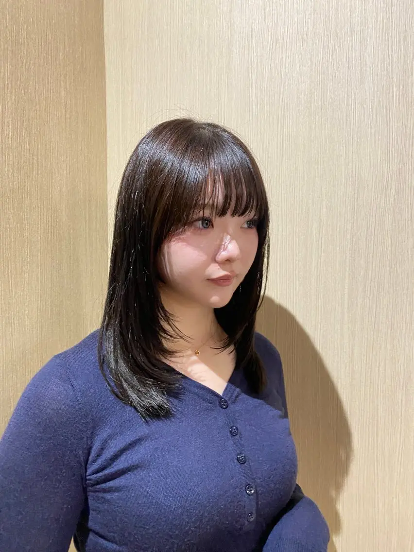 セミロング カラー ブリーチ ブラウンカラー チョコレートブラウン 透明感カラー ナチュラルブラウン カット ヘアカラー トリートメント 田邉 偉楓のヘアスタイル