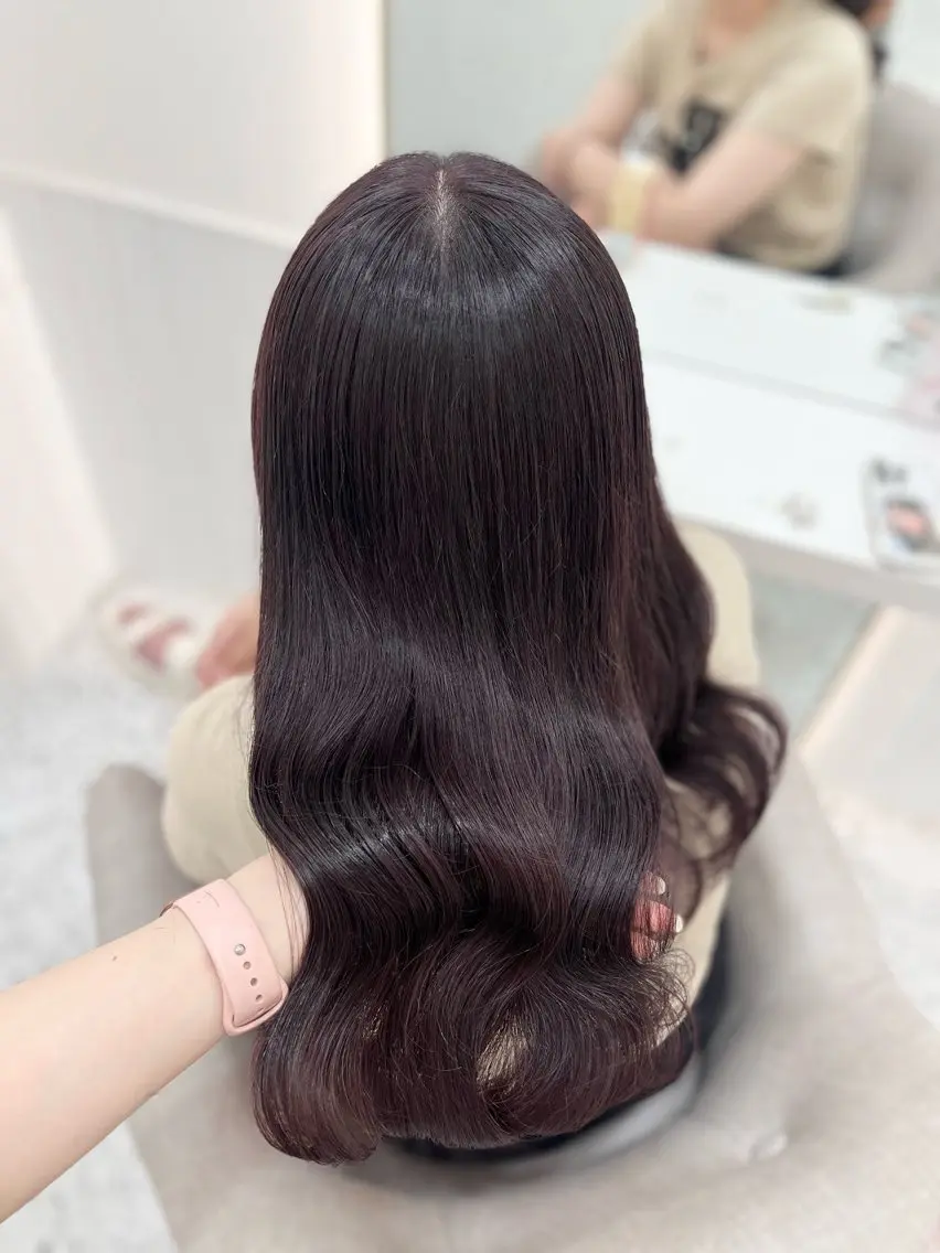 ロング カラー 新井 凪のヘアスタイル