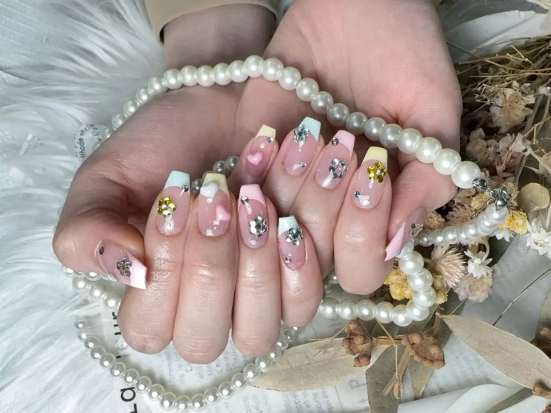 メンズ ネイル アートネイル フレンチネイル ジェルネイル キラキラネイル パラジェル ハンドネイル Bloom スカルプ専門店のネイルデザイン