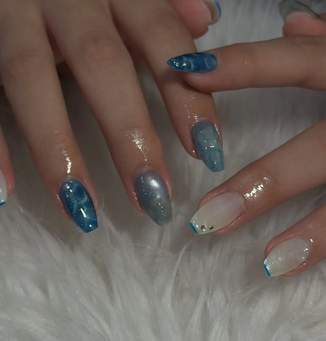 ネイル ハンドネイル フットネイル LAVISH nanamiのネイルデザイン