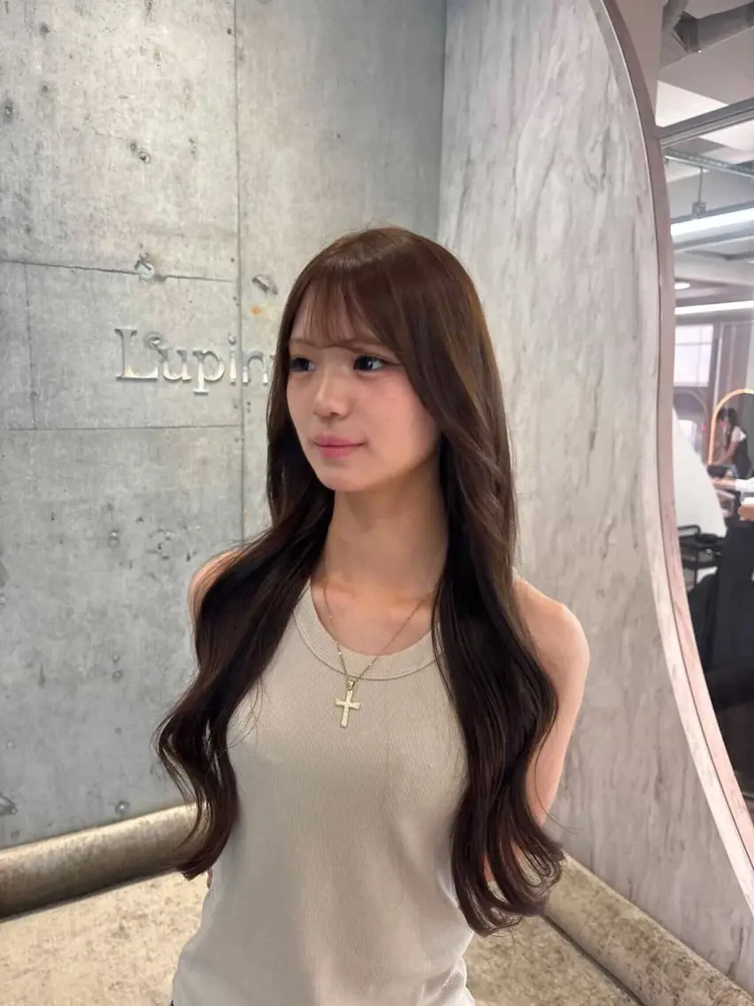 ロング カラー ヘアカラー YuA 透明感カラーのヘアスタイル