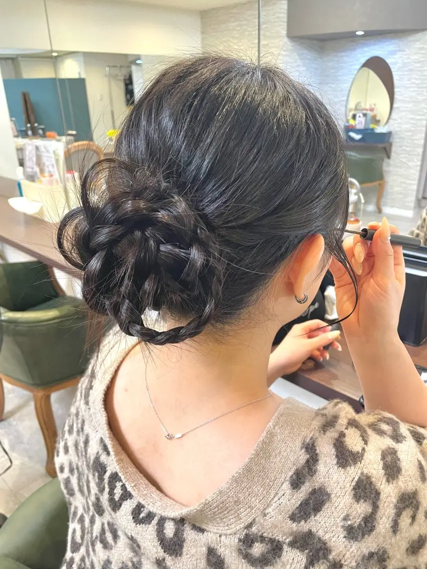 セミロング ヘアアレンジ お団子ヘア 大長 一華のヘアスタイル