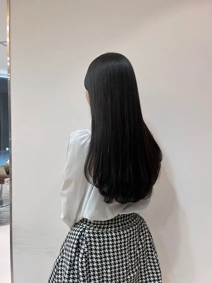 ロング カット 𝒩𝑜𝓃𝑜 / lenahcARIAのヘアスタイル
