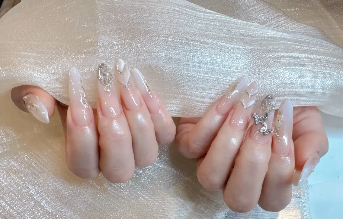 ネイル アートネイル 韓国ネイル 水色 ロングネイル マグネットネイル ハンドネイル ハンドケア NailDemure 【銀座店】のネイルデザイン