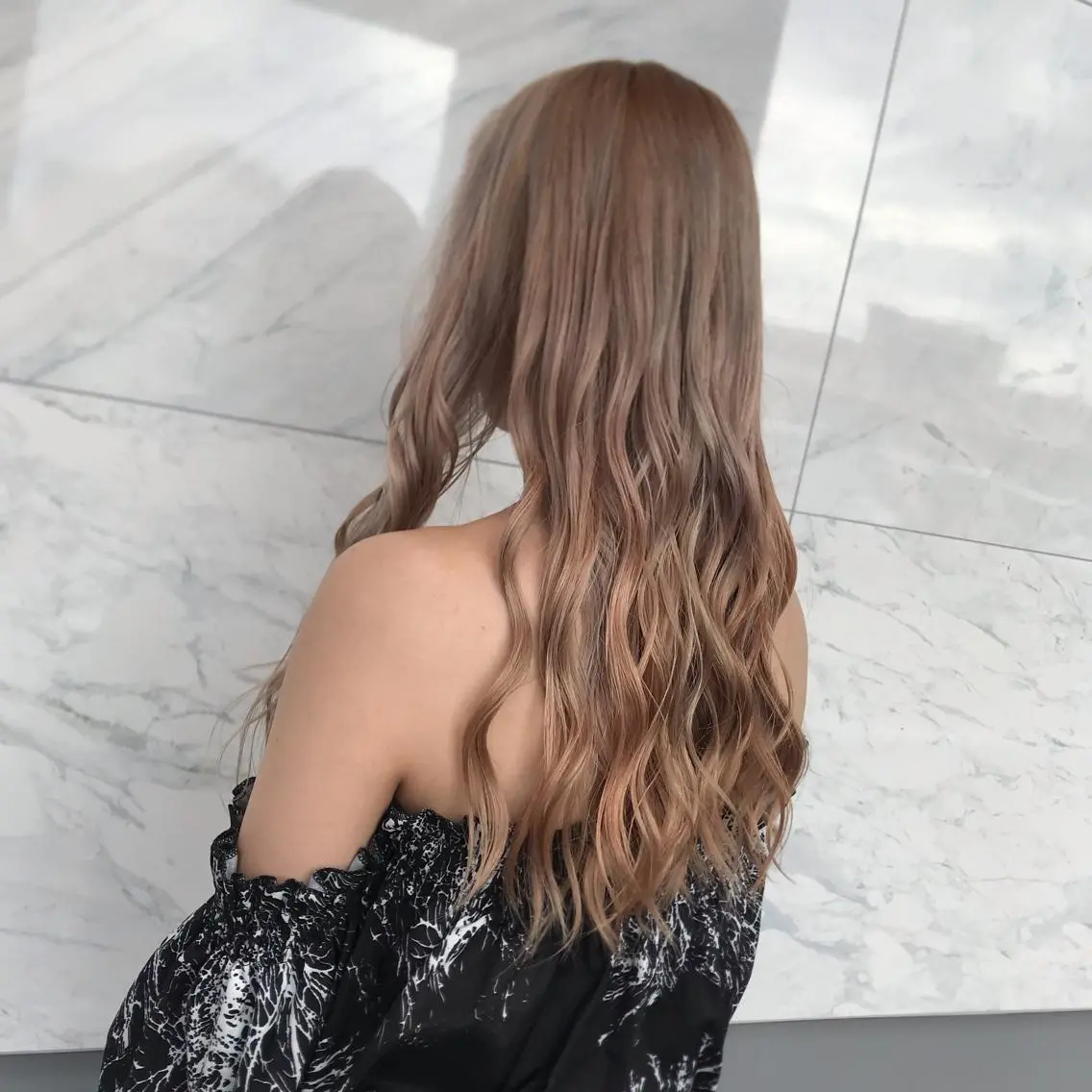 ロング カラー ベージュカラー ホワイトベージュ 茂木 結希のヘアスタイル