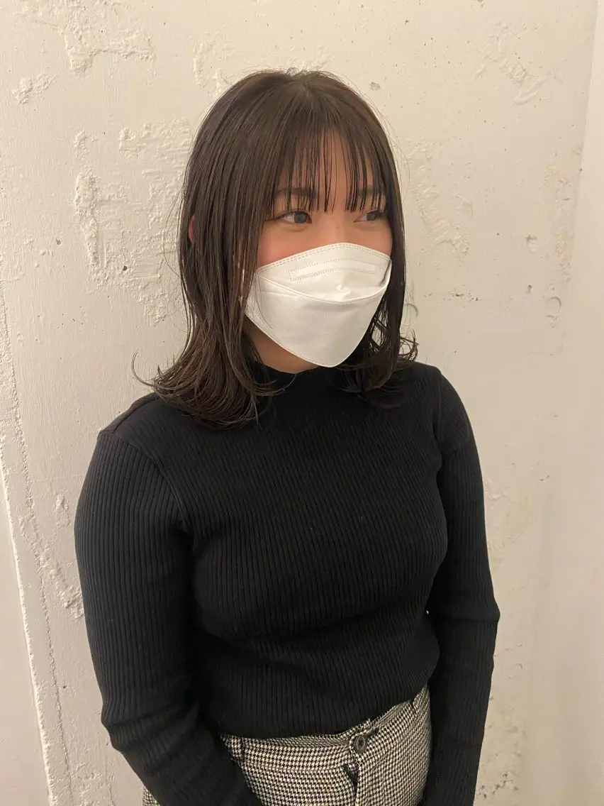 ミディアム カラー 透明感カラー グレージュ 顔周りカット レイヤーカット 関 桃萌果のヘアスタイル