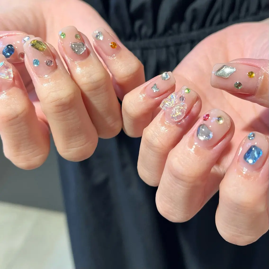 ネイル リボン 内田 里穂のネイルデザイン
