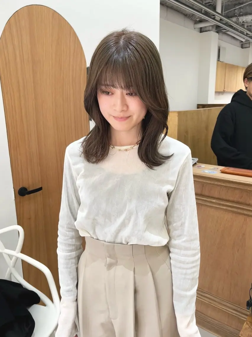 ミディアム カラー ヘアアレンジ ブリーチ ダブルカラー ブリーチなしカラー ena/ブリーチなし 透明感・レイヤー🎀のヘアスタイル