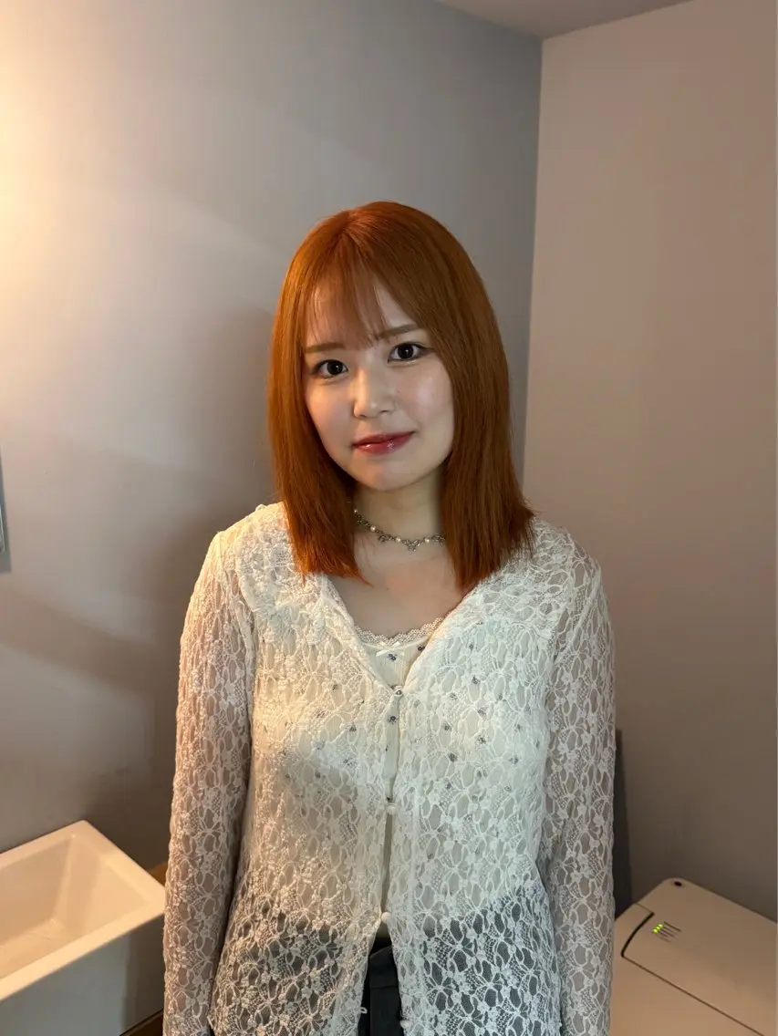 ミディアム カラー ベージュカラー オレンジ オレンジベージュ ヘアカラー ゆうと/ブリーチモデ ル/ストレートモデルのヘアスタイル