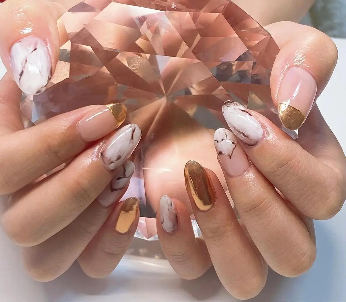 ネイル 大理石ネイル(マーブル) ミラーネイル coco nailのネイルデザイン