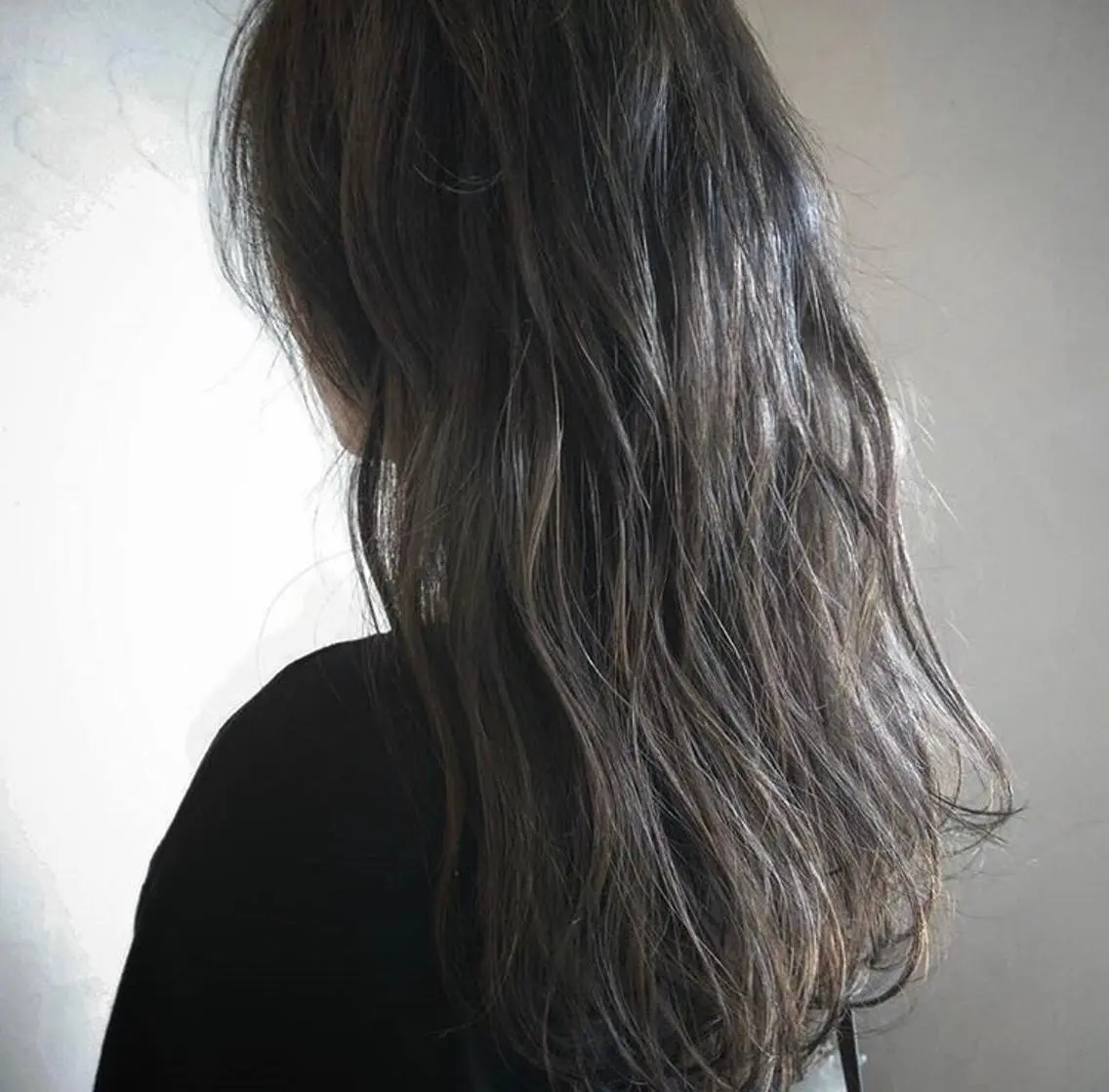 ミディアム カラー ヘアアレンジ アディクシーカラー アッシュ アッシュグレー ヘアカラー トリートメント ケア剤オタク×海外 ヘア長谷川裕起のヘアスタイル