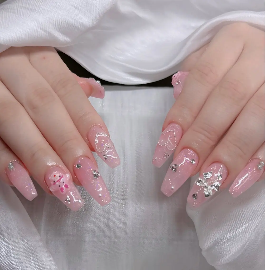 ネイル オーロラネイル フレンチネイル ジェルネイル ハロウィン キラキラネイル H.baby Nail Salonのネイルデザイン