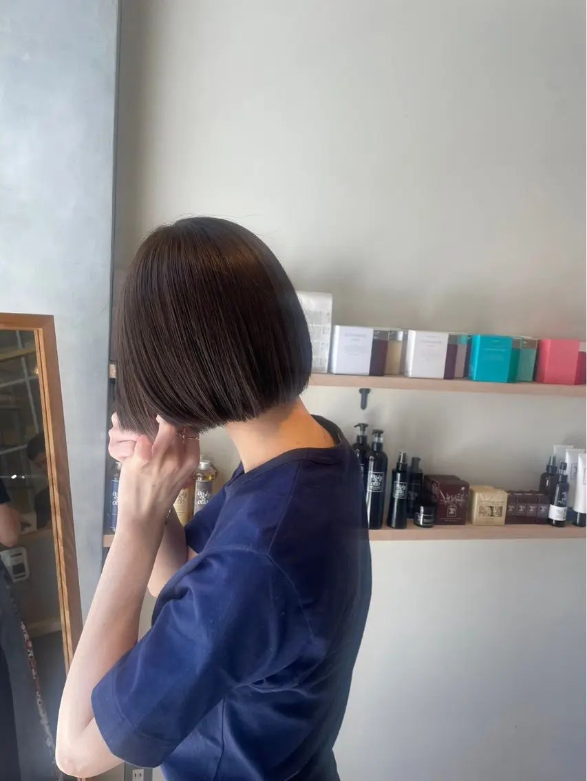 ショート ROCCO アイナ/ レイヤー透明感カラーのヘアスタイル