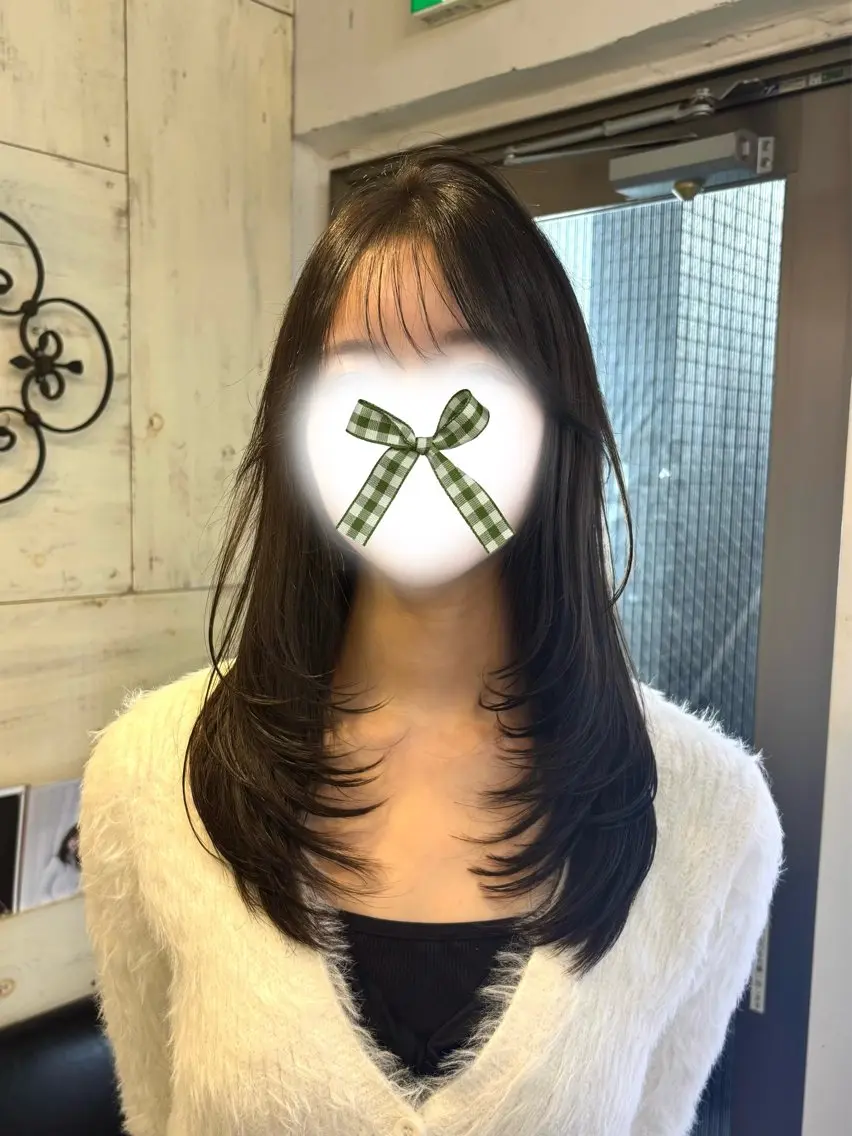 セミロング カラー ベージュカラー 透明感カラー オリーブベージュ 顔周りカット ハッシュカット カット ヘアカラー トリートメント レイヤーカット/ダブ ルカラー/フウカ🤍のヘアスタイル