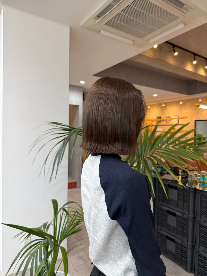 ミディアム カラー ブラウンカラー オリーブブラウン カット ヘアカラー トリートメント azumi/グレー ジュ/オリーブ/縮毛のヘアスタイル