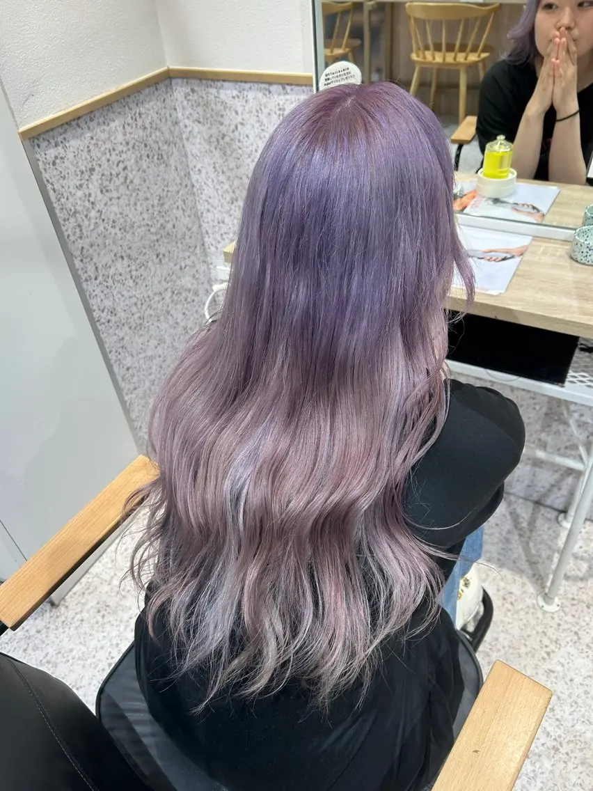 カラー ダブルカラー イヤリングカラー ハイトーンカラー インナーカラー 髪質改善 ヘアカラー ♡ハイトーン★ ネイル/しの♡のヘアスタイル