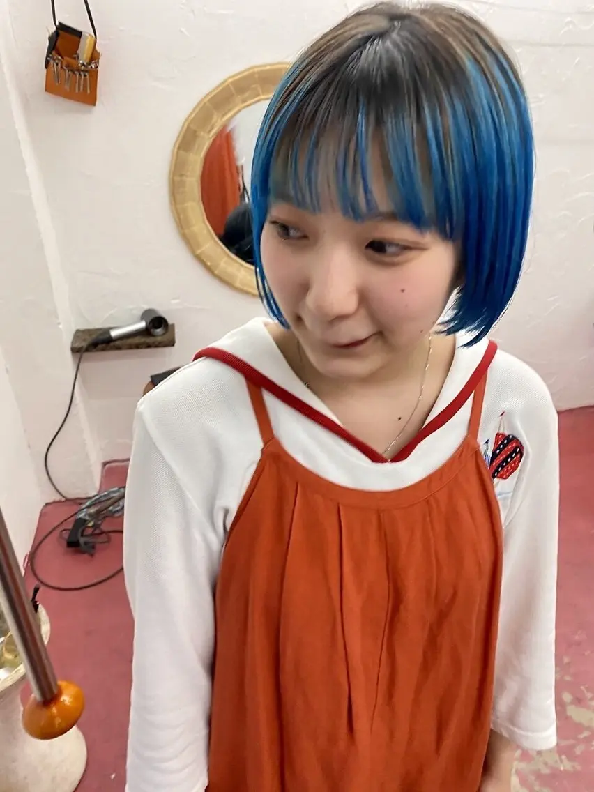 ショート ヘアカラー qiie リタッチ 黒染め ワンカラーのヘアスタイル