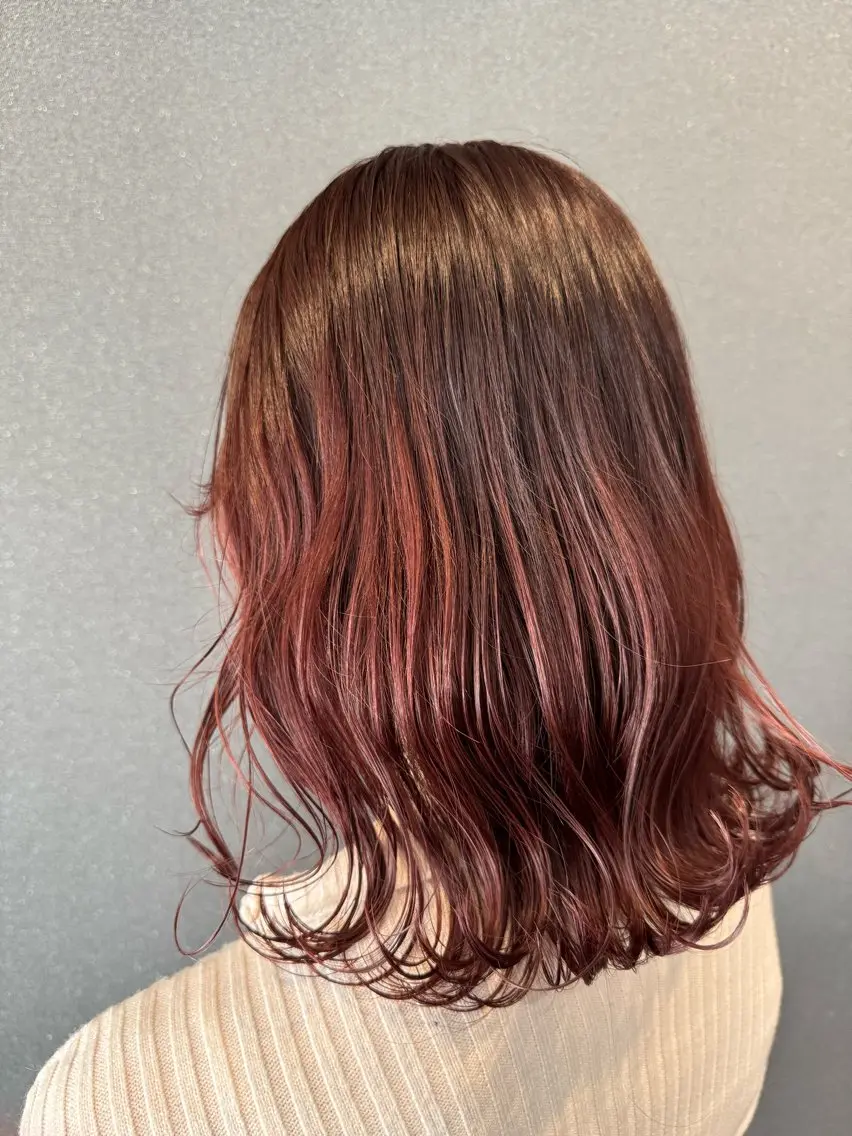 ミディアム カラー ブリーチ ブラウンカラー ブリーチなしカラー ピンクカラー ピンクブラウン ワタナベ テルマサのヘアスタイル
